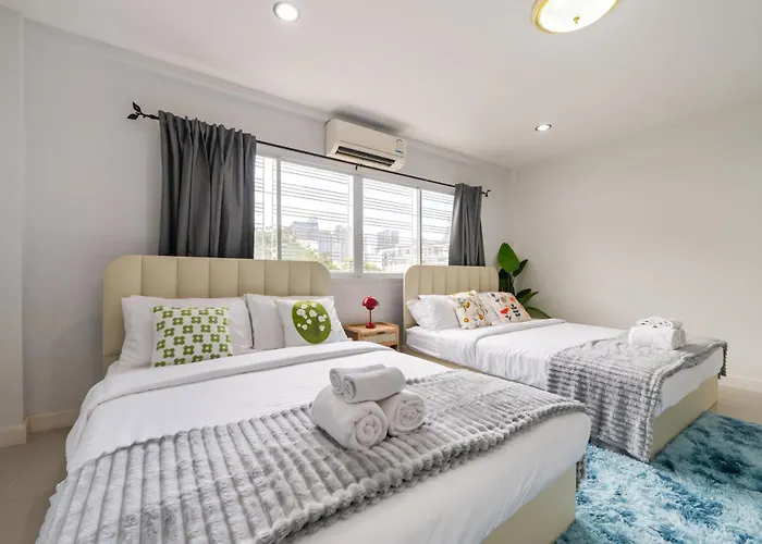 Miq Ekkamai1 - 5br House 65 Inch Tv *