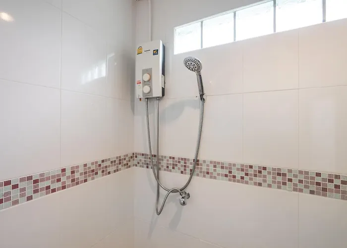 Miq Ekkamai1 - 5br House 65 Inch Tv Bangkok