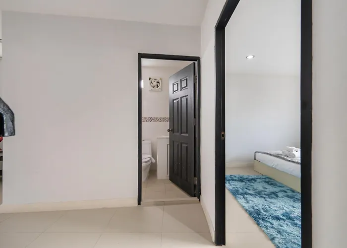 Miq Ekkamai1 - 5br House 65 Inch Tv Villa *