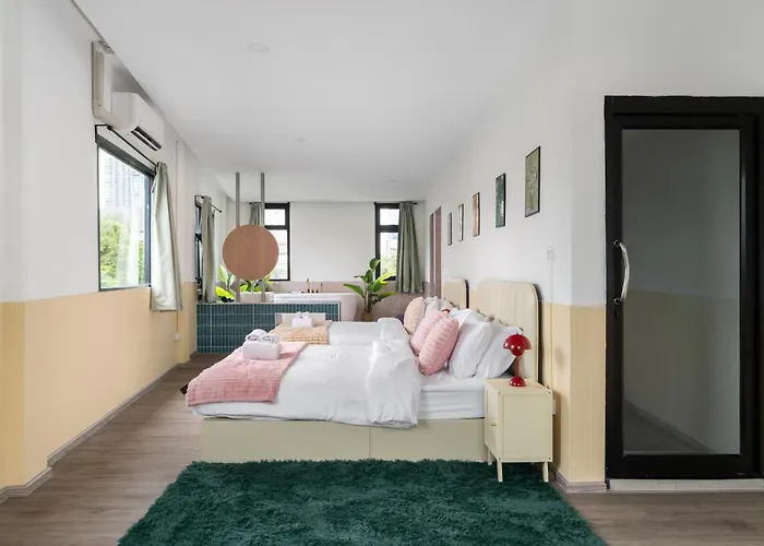 Miq Ekkamai1 - 5br House 65 Inch Tv *