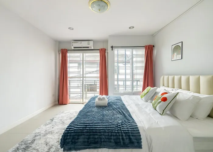 Miq Ekkamai1 - 5br House 65 Inch Tv *