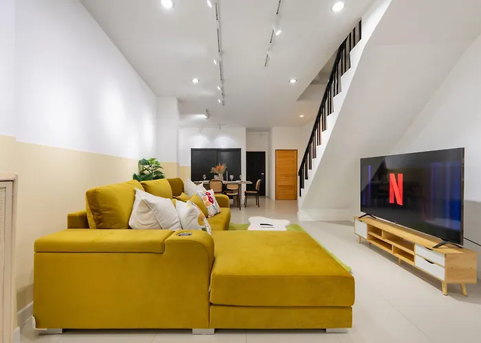 Miq Ekkamai1 - 5br House 65 Inch Tv * Bangkok