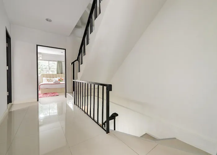 Villa Miq Ekkamai1 - 5br House 65 Inch Tv *
