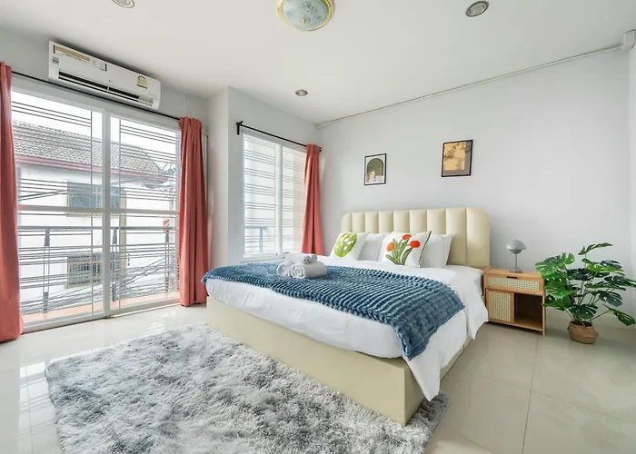 Villa Miq Ekkamai1 - 5br House 65 Inch Tv