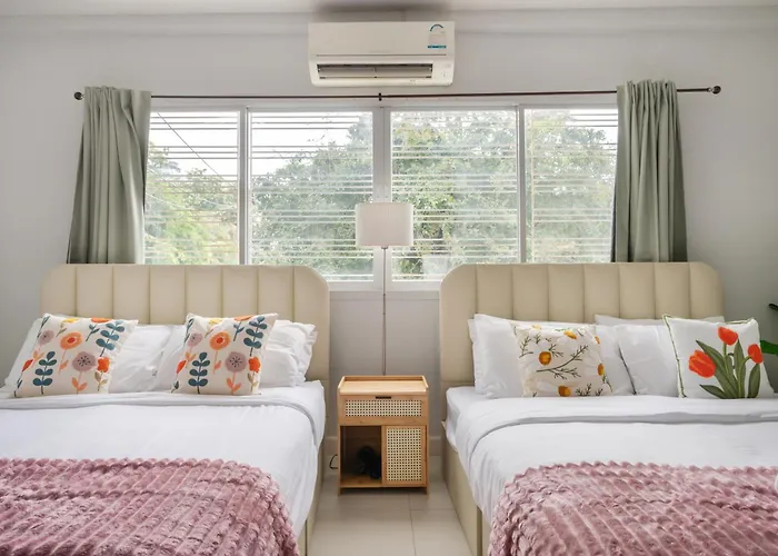 Miq Ekkamai1 - 5br House 65 Inch Tv Bangkok