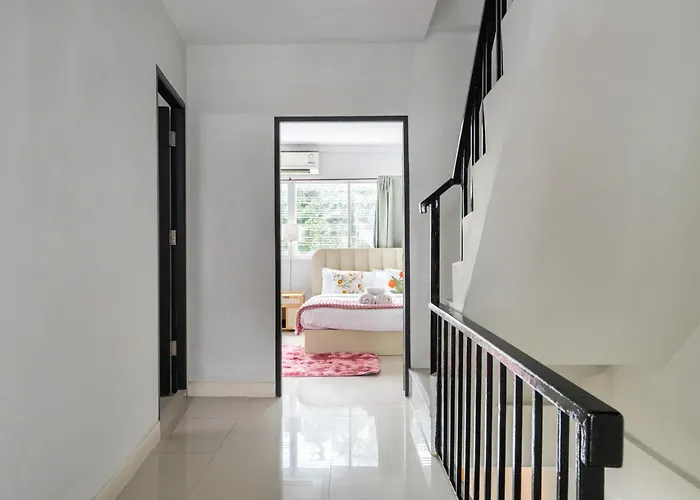 Miq Ekkamai1 - 5br House 65 Inch Tv Villa Bangkok