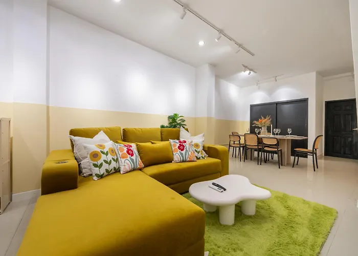 Miq Ekkamai1 - 5br House 65 Inch Tv Villa *