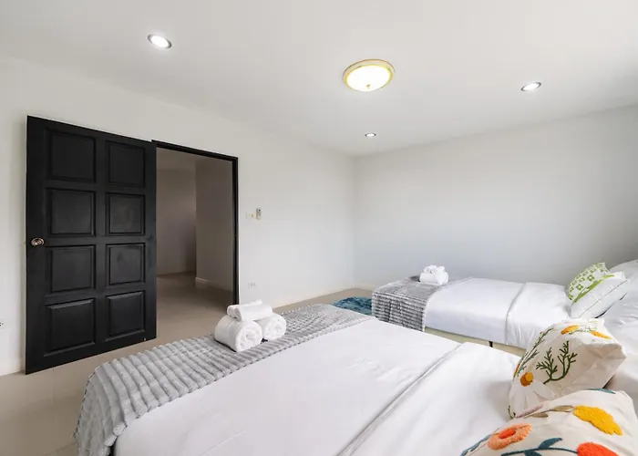 Miq Ekkamai1 - 5br House 65 Inch Tv Villa *