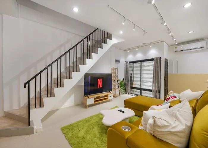 Miq Ekkamai1 - 5br House 65 Inch Tv Bangkok