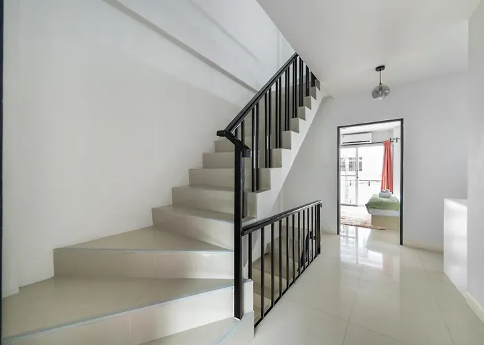Villa Miq Ekkamai1 - 5br House 65 Inch Tv Bangkok