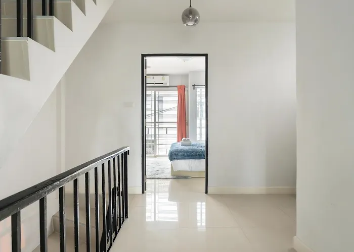Villa Miq Ekkamai1 - 5br House 65 Inch Tv